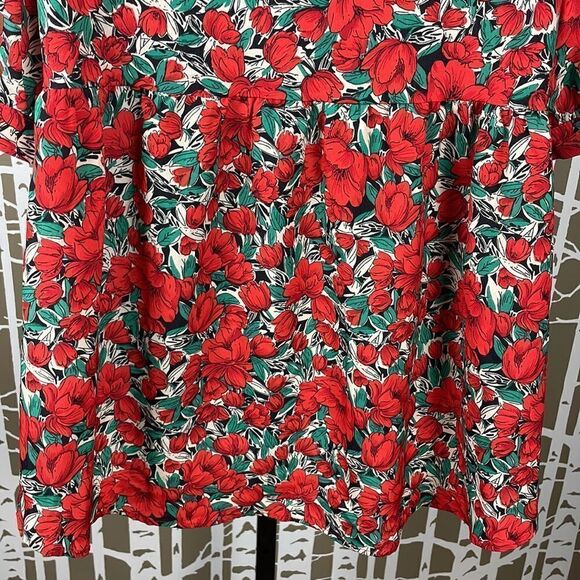 SHEIN Curve 3XL Tulip Printed Hi-Lo Babydoll Top - Picture 7 of 16